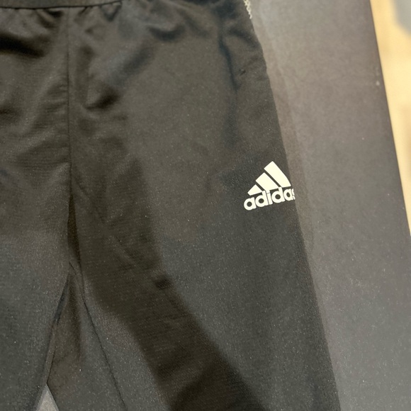 Adidas Performance Pants - Style and Comfort for Every Activity - Picture 2 of 4